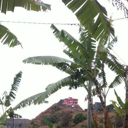 Gira Lua Guest House Igreja ภายนอก รูปภาพ